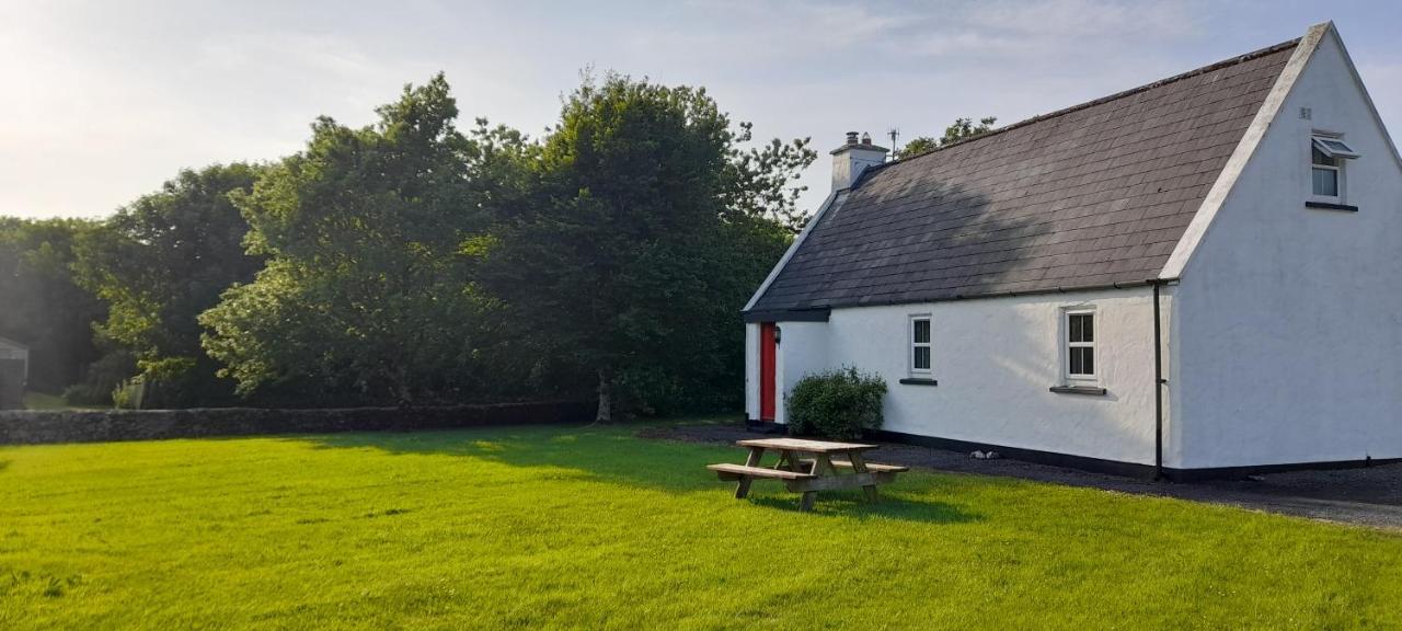 Louisburgh Cottages Bagian luar foto