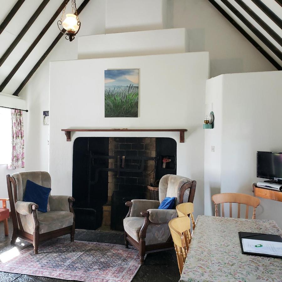 Louisburgh Cottages Bagian luar foto