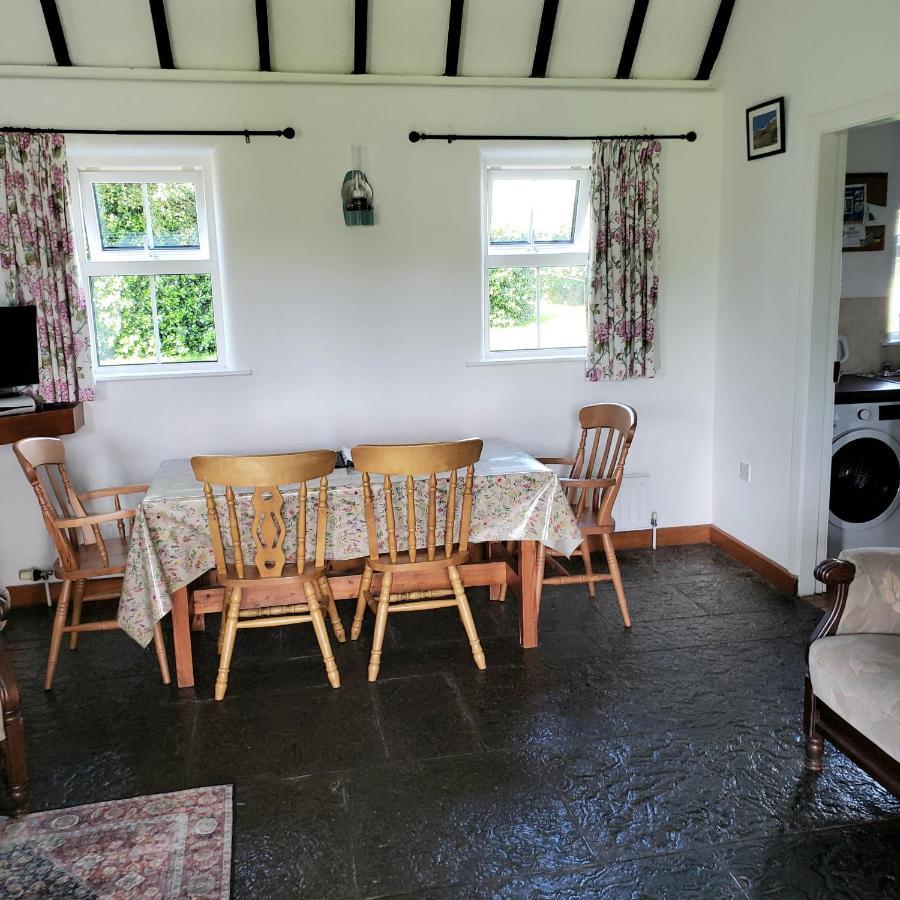Louisburgh Cottages Bagian luar foto