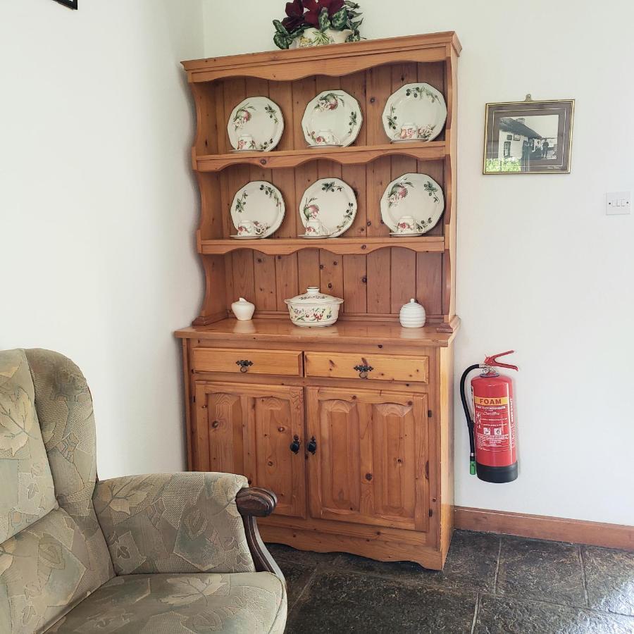 Louisburgh Cottages Bagian luar foto