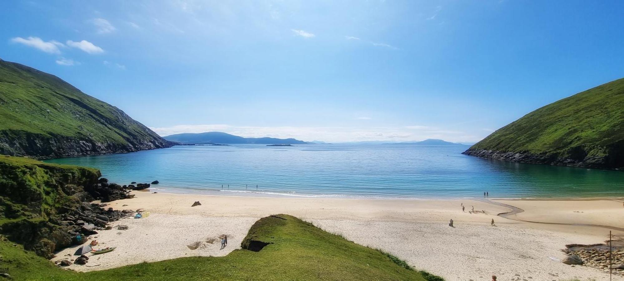 Louisburgh Cottages Bagian luar foto