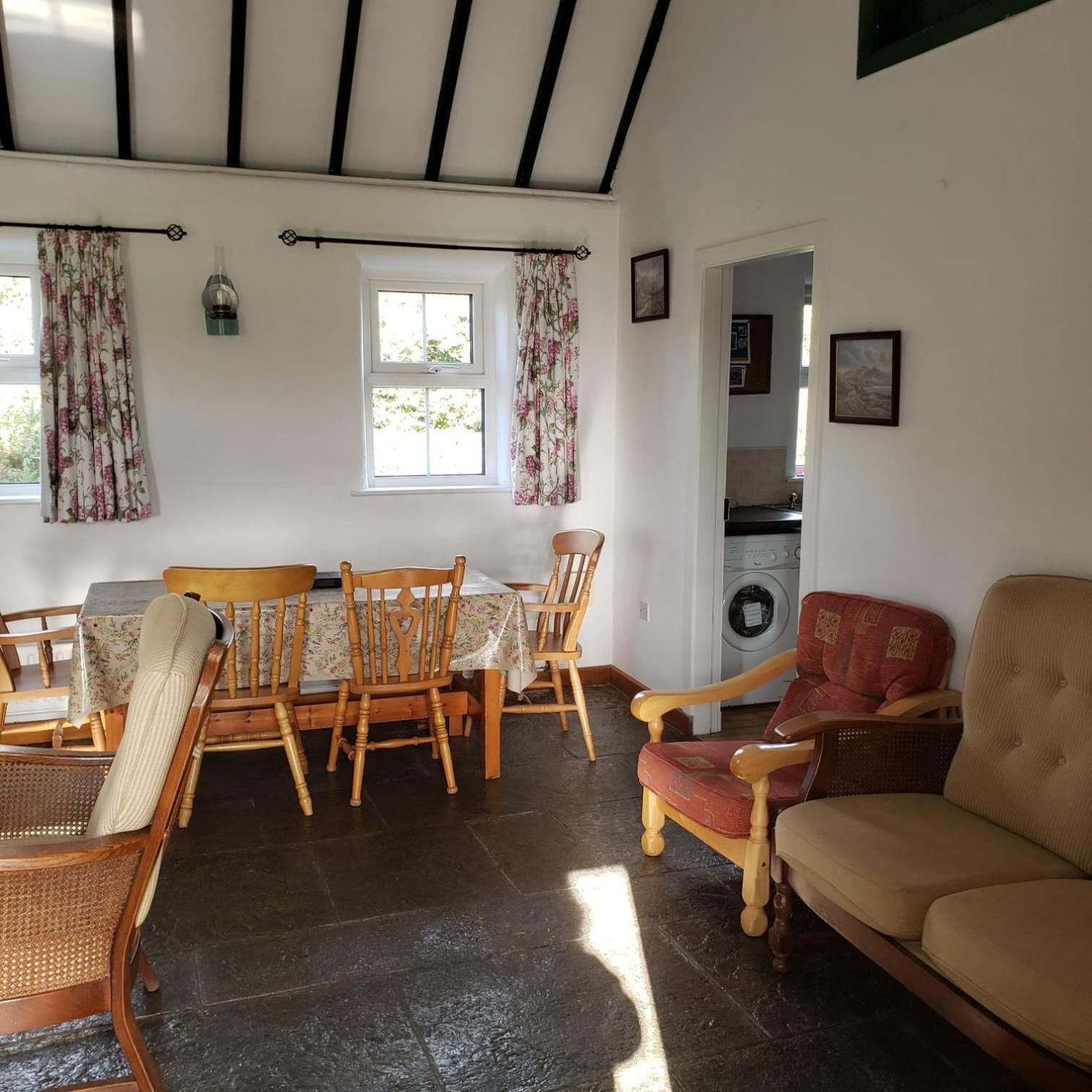 Louisburgh Cottages Bagian luar foto