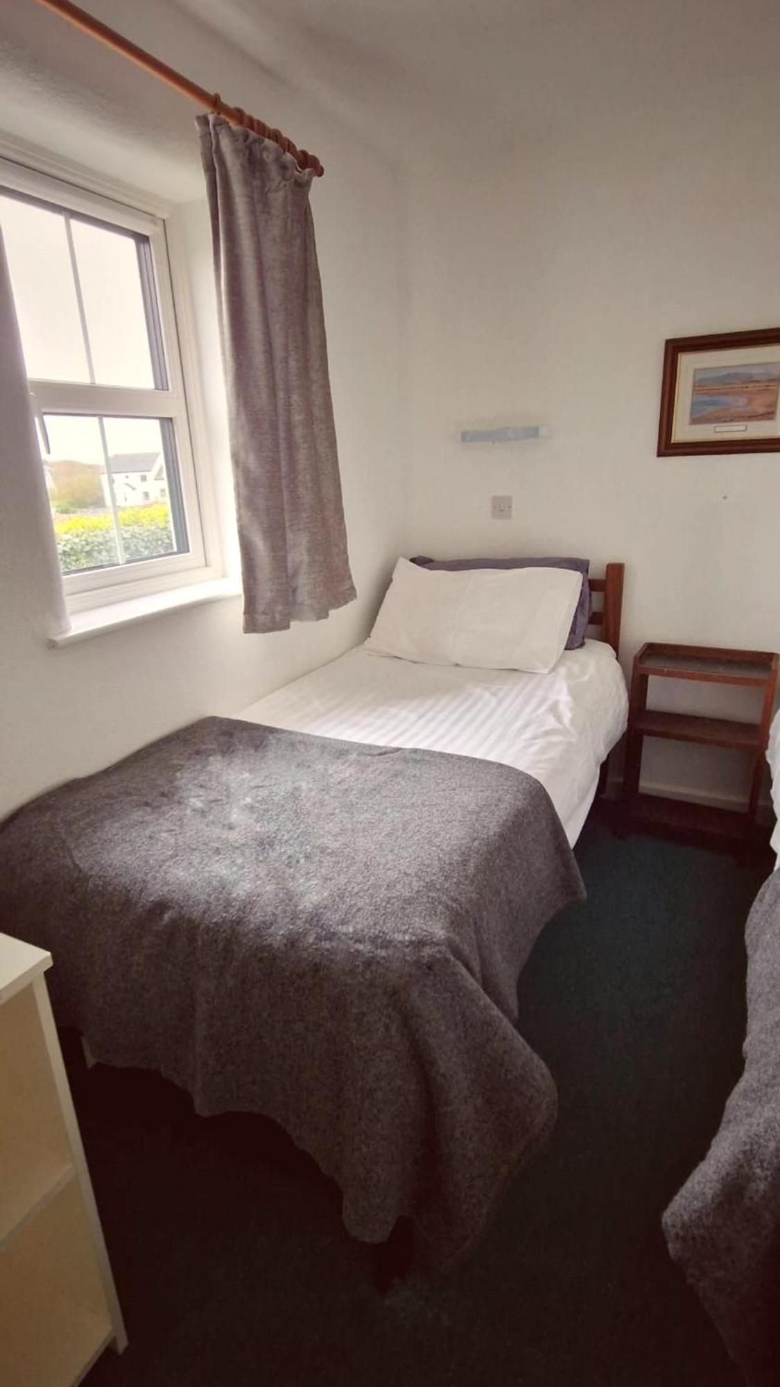 Louisburgh Cottages Bagian luar foto